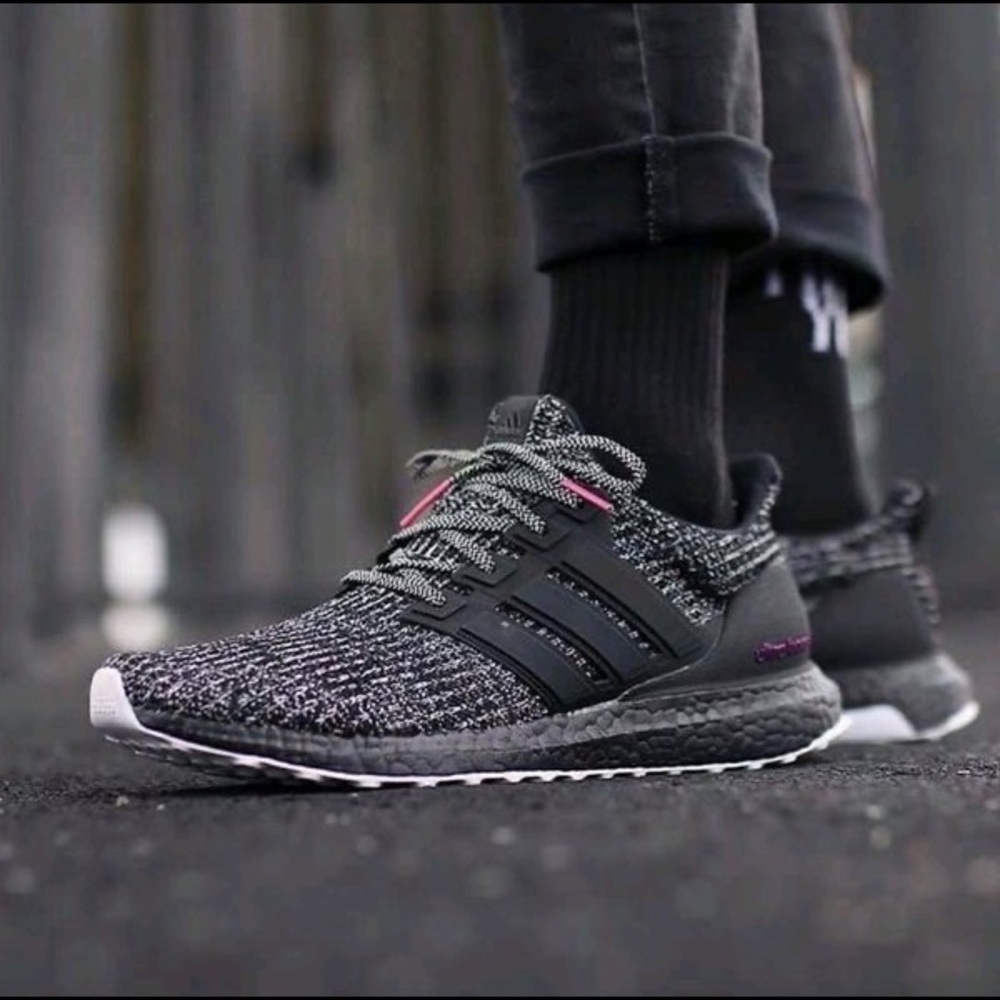 Adidas Ultra Boost - “Breast Cancer Awareness”